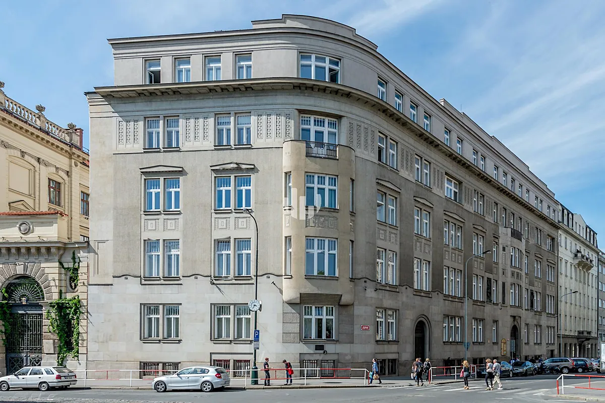 Pronájem kanceláře 161 m²